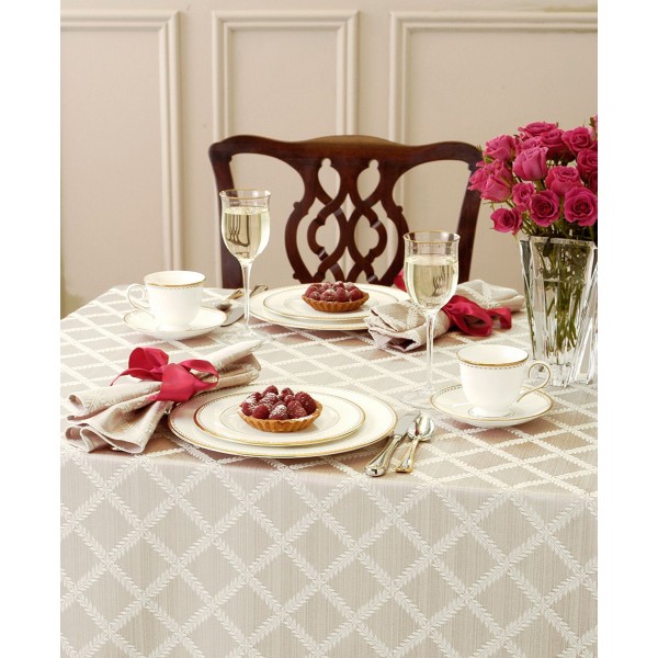 Laurel Leaf Table Linen Collection